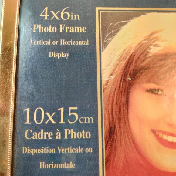 Gold Tone Intercraft 4x6 Inch Photo Frame Vertical Horizontal Display - Picture 6 of 7